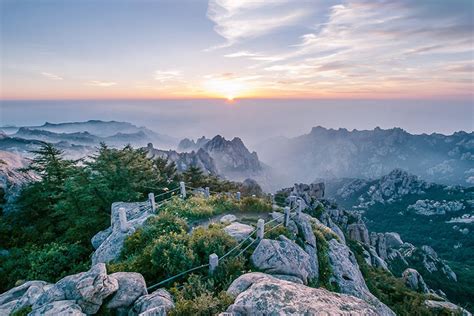 如何坐車去嶗山：嶗山的風景不僅僅是自然的禮讚，它也是一種精神的旅程。